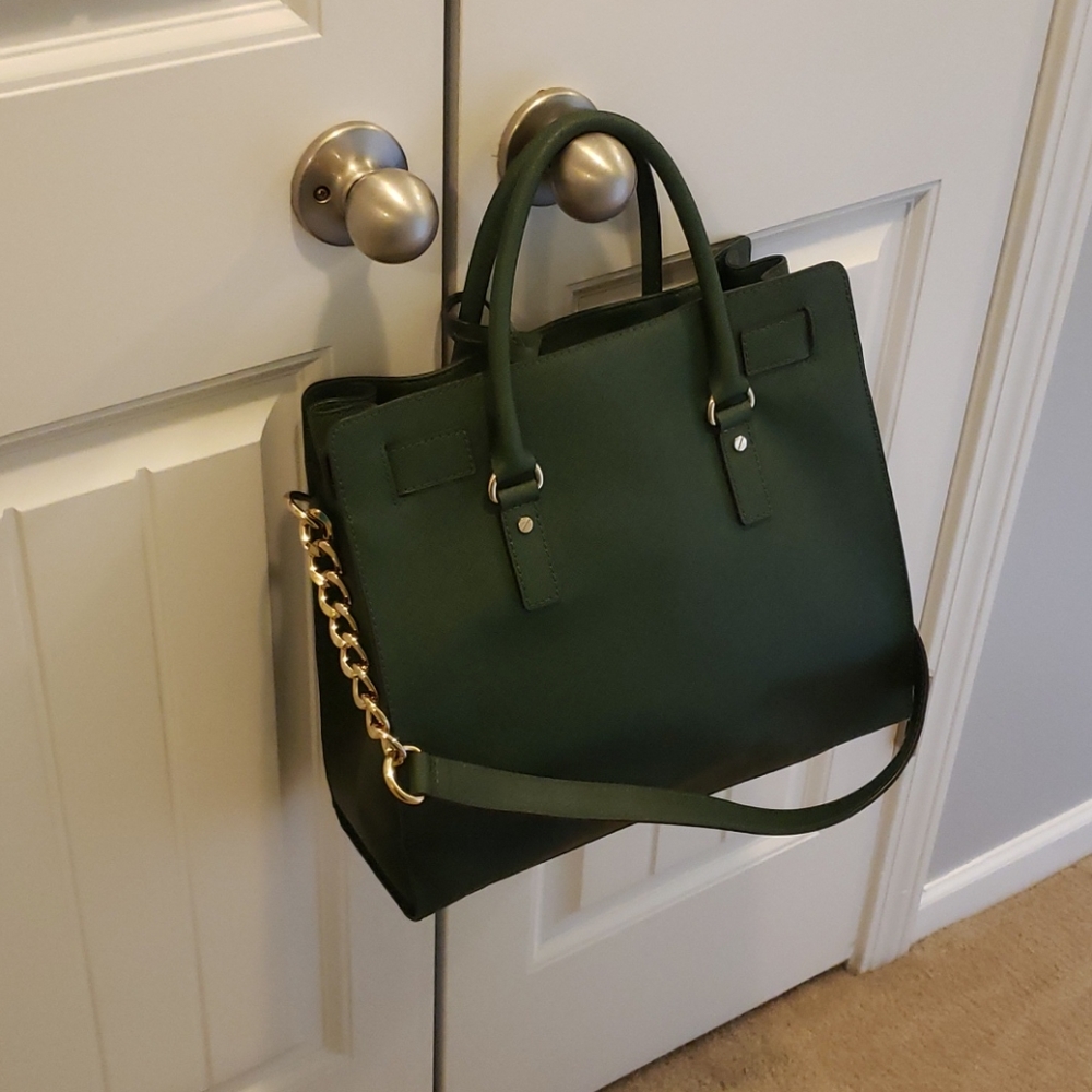 Green Michael Kors bag with gold hardware - Picture 3 of 5